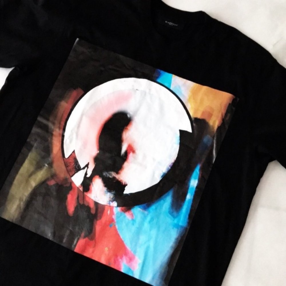 SOLD 🛍 NEW GIVENCHY GRAPHIC PRINT T-SHIRT - Picture 4 of 7